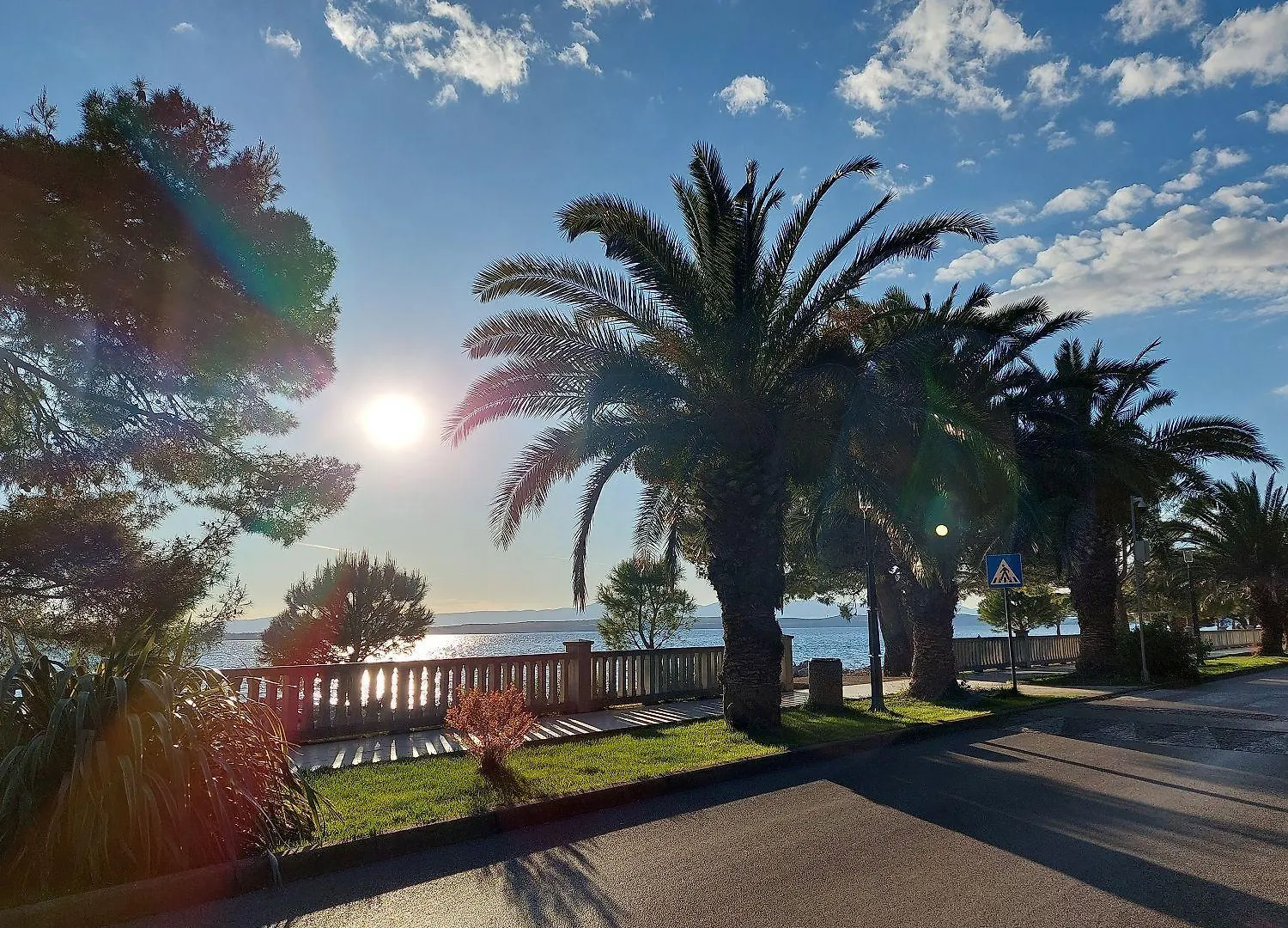 Preiswertes Familienapartment Nur 100 Meter Zum Strand Mit Privater Terrasse Crikvenica 0*,  Croatia